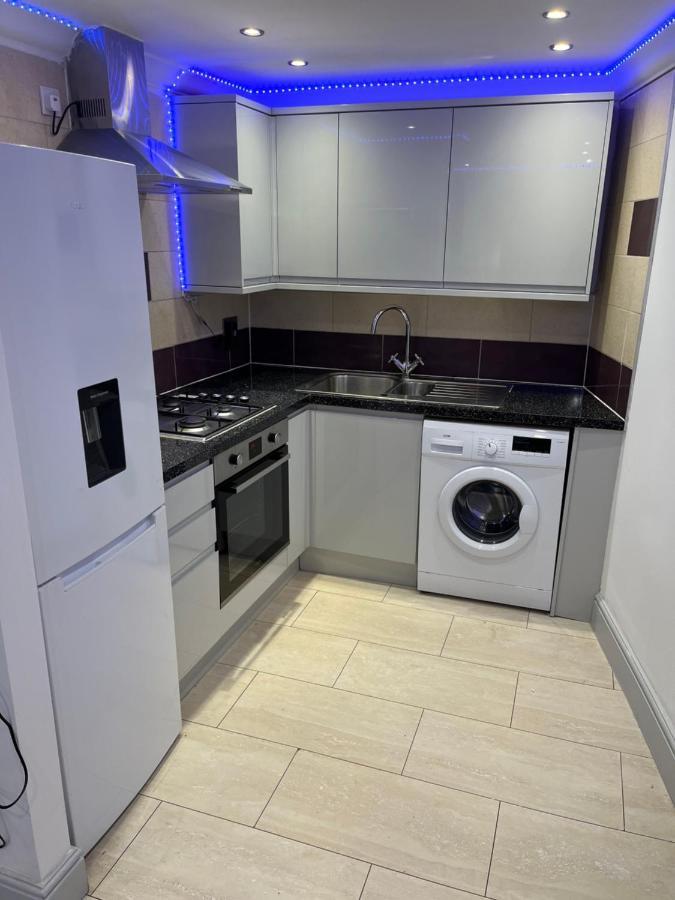 Cosy Serviced 1 Bedroom Apartment In London Exterior photo
