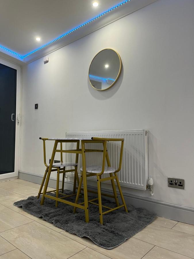 Cosy Serviced 1 Bedroom Apartment In London Exterior photo
